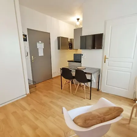 Apartment La Maladeta, T2, Wifi, Ascenseur, Casier A Skis, 4 Personnes Bagneres-de-Luchon